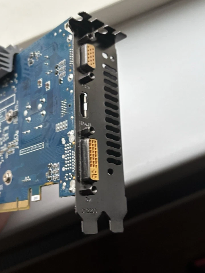 GPU Zotac GT 240 Zone Edition 1GB DDR3 128 Bit PCI Express 2.0 x 16 - Image 3 of 4