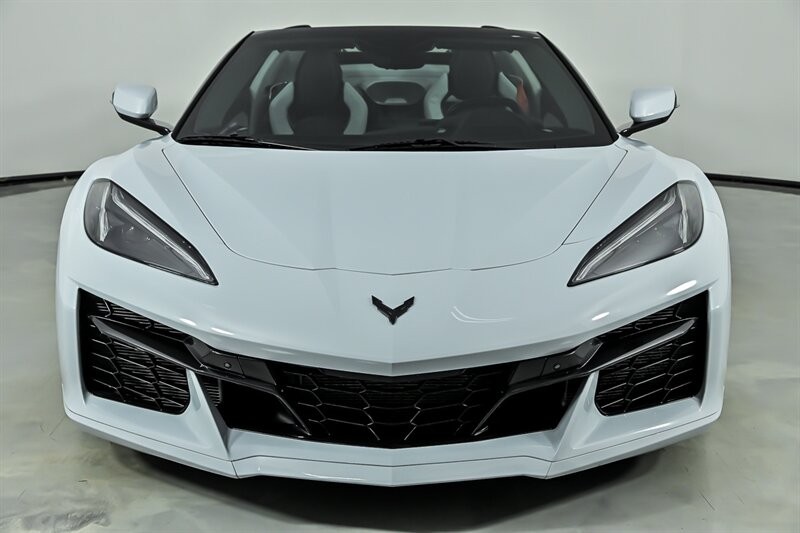 2023 Ceramic Matrix Gray Metallic Chevrolet Corvette   | C8 Corvette Photo 5