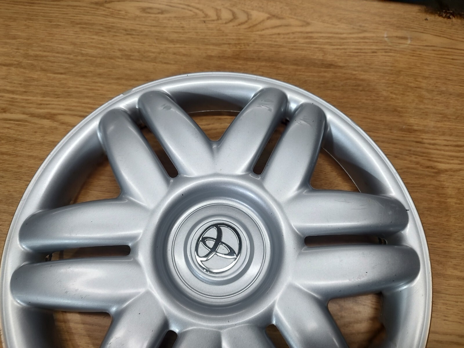 Toyota Camry OEM Hubcap 20002001 fits 15” inch Wheel Cover 42621 AA070 61104 eBay