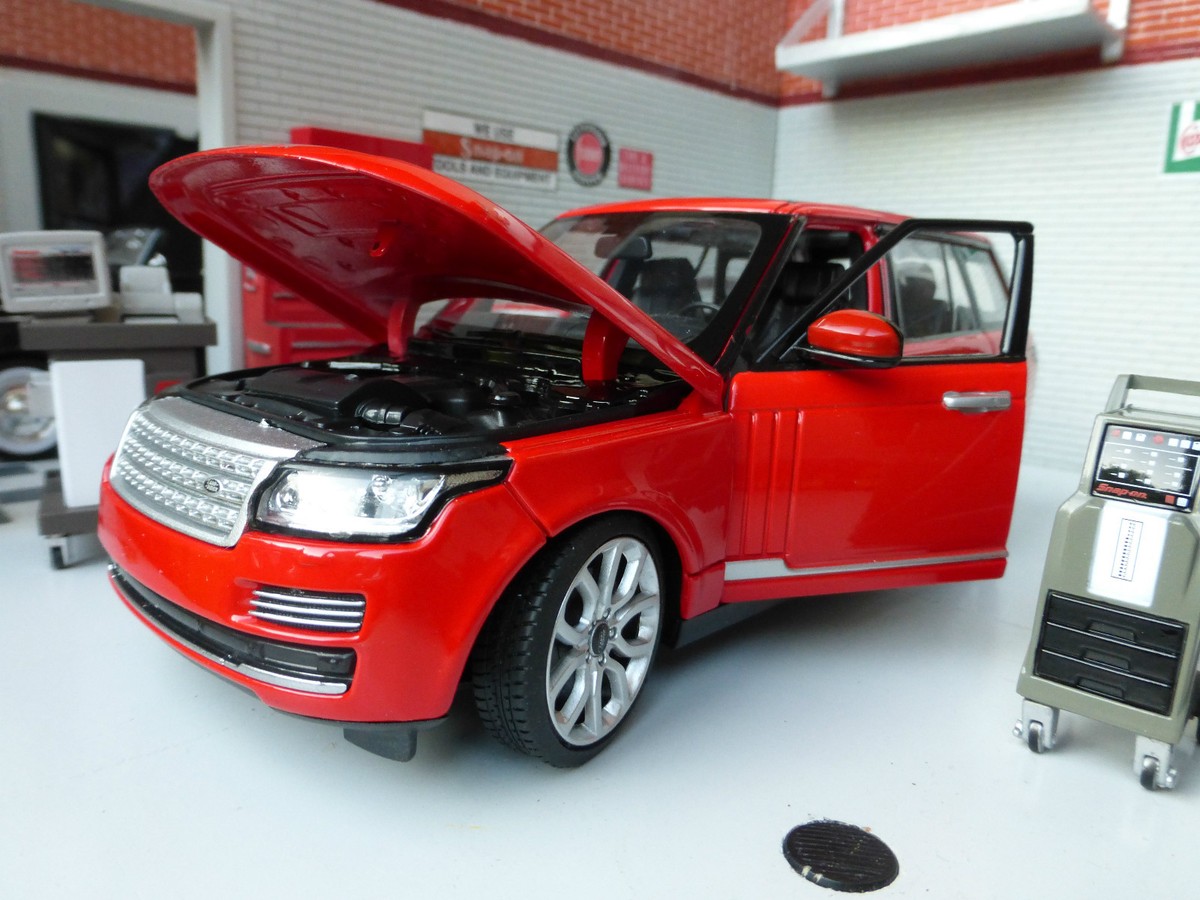 1:24 Range Rover L405 TDV8 4.4 V8 Red HSE Vogue Detailed Rastar