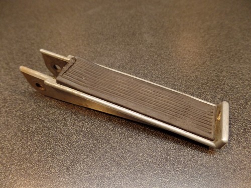 VINTAGE HARLEY DAVIDSON CHROME/RUBBER HIGHWAY BAR CHOPPER STYLE FOOT PEG (M,D) - 第 1/10 張圖片