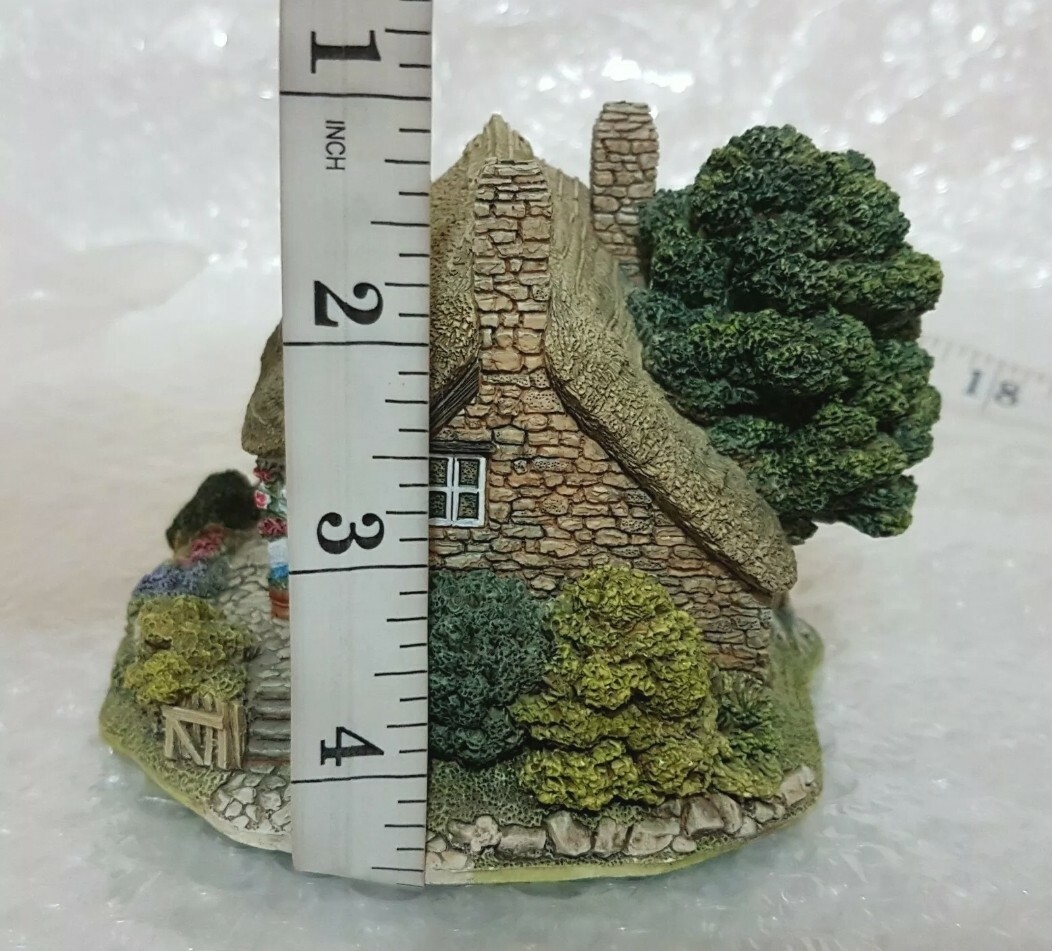 Lilliput Lane OLD MOTHER HUBBARD'S 1993 - Vintage - Mint Condition