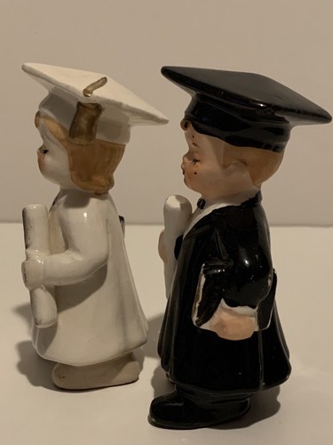 VINTAGE Japan LEFTON 4" Figurine BOY GIRL GRADUATE w/ DIPLOMA BOOKS Graduation - Picture 2 of 7