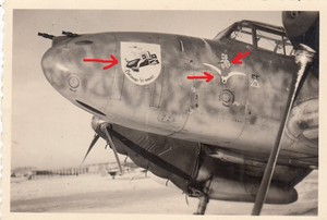 Original Foto Meserschmitt Bf 110 Staffelwappen Staffelzeichen Feldflugplatz TOP