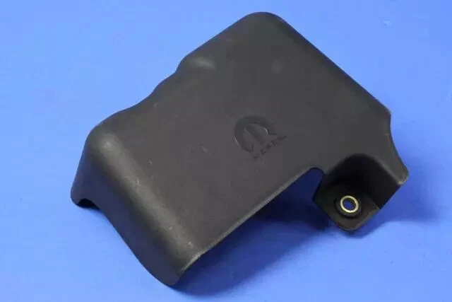 Cubierta delantera del motor original Mopar 2014-2017 ProMaster 1500/2500/3500 68233843AA Foto 2 de 4