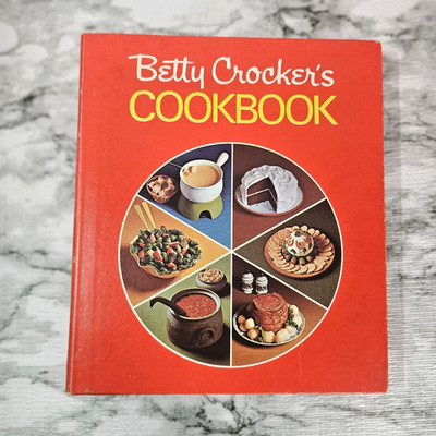 Betty Crockers Cookbook Red Pie Chart Cover 1970 - 6th Printing Hardcover 5-Ring