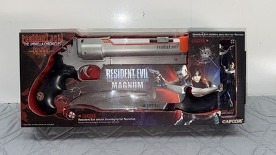 Resident Evil Wii Magnum Gun & Umbrella Knife Set New Damaged Box