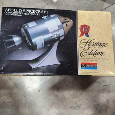 Monogram 1:32 Heritage Edition Apollo Spacecraft Command Service Module Opened 