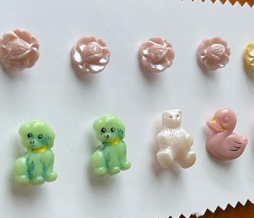 10 Used Vintage Shank Craft Sew Dress Animal Flower Buttons In Pink Green White - Picture 5 of 15