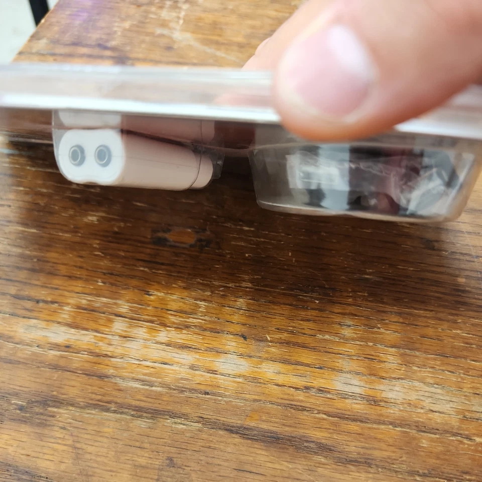 StarTech.com USB to Dual 3.5mm Audio Adapter, External Sound Card (ICUSBAUDIOB) - Image 3 of 3