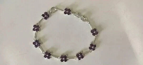 Brazalete Tenis Flor Mujer Amatista Simulada Redondo 5 Ct Chapado en Oro Blanco 14K Foto 4 de 4