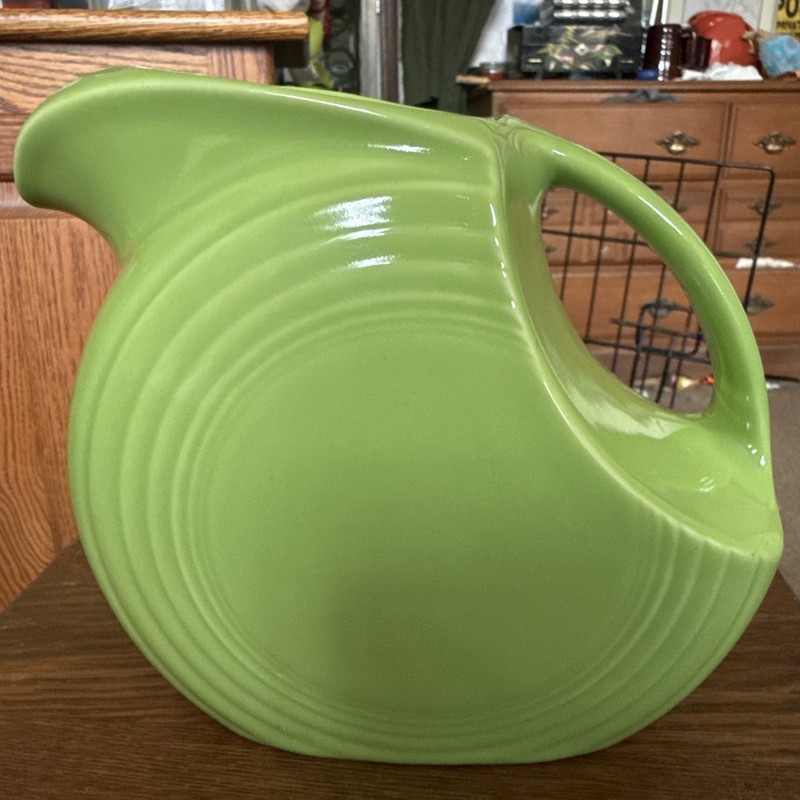 Fiesta Chartreuse Large 64 Oz Disk Pitcher (1997-1999)