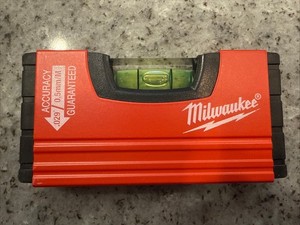 Milwauke Mini Level