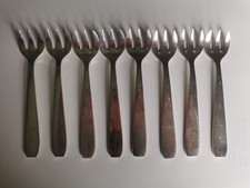 Un lot de 6 fourchettes métal argenté décor Feuillage