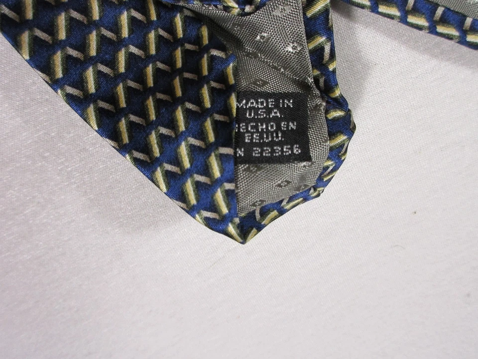 Corbata Albert Nipon Para Hombres 100% Seda Cuello Patrón Zig Zag Hecha en EE. UU. Foto 4 de 4