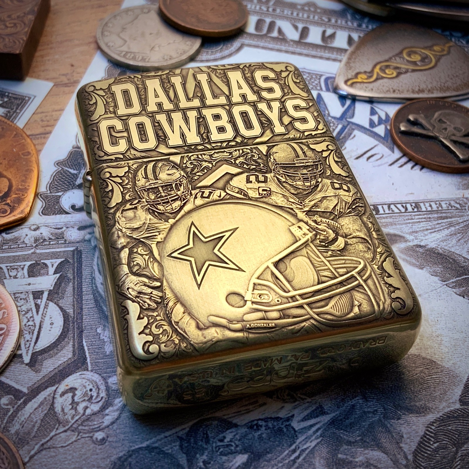 Zippo &ldquo;Dallas Cowboys&rdquo; Football Themed Engraved Brass Armor Cigarette Lighter