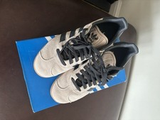 ZAPATILLAS ADDIAS INDIGO CREMA BEIGE GACELA TALLA 6,5 USADAS UNA VEZ