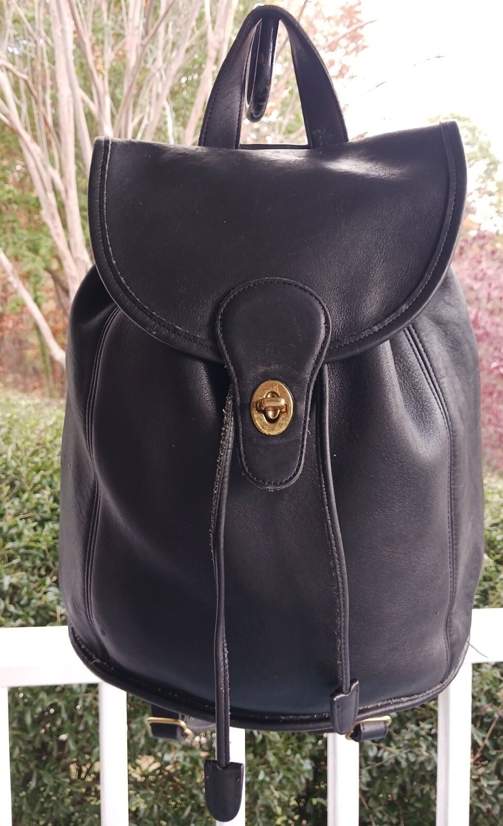 黒 vintage coach old backpack turn lock Vintage Coach Turnlock Leather Backpack – Folklore