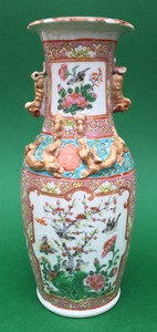 Antique Chinese famille rose porcelain vase