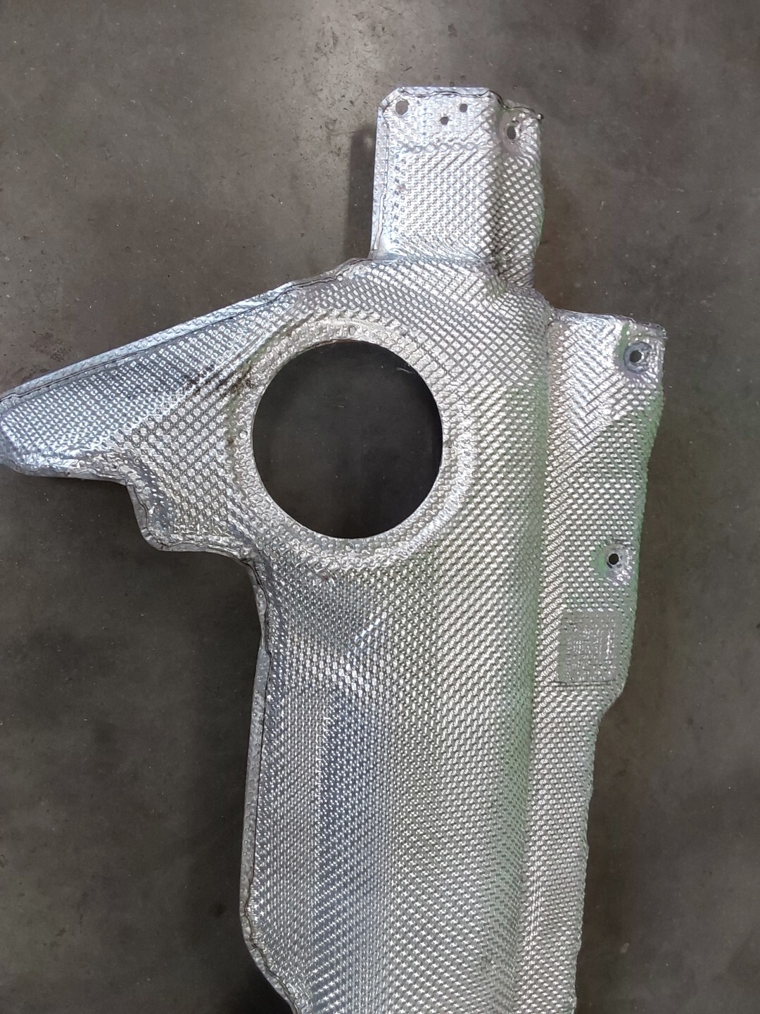 2015 Lamborghini Huracan 610-4 Rear Back Bumper Heatshield P/N 4T0825613