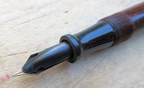 Vintage Diamond Medal Fountain Pen - FINE 14k nib - Picture 11 of 11