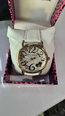 Betsey Johnson White Band Puffed Heart Watch Betsy Johnson Watches - Etsy main image 3