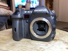 Olympus E-1 Four Thirds Digital SLR Camera Body 5MP  Body Only Tested Working
