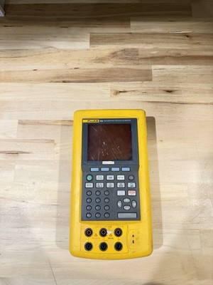 FLUKE 744 DOCUMENTING PRCESS CALIBRATOR (PARTS ONLY) FOR PARTS - DOESN T WORK