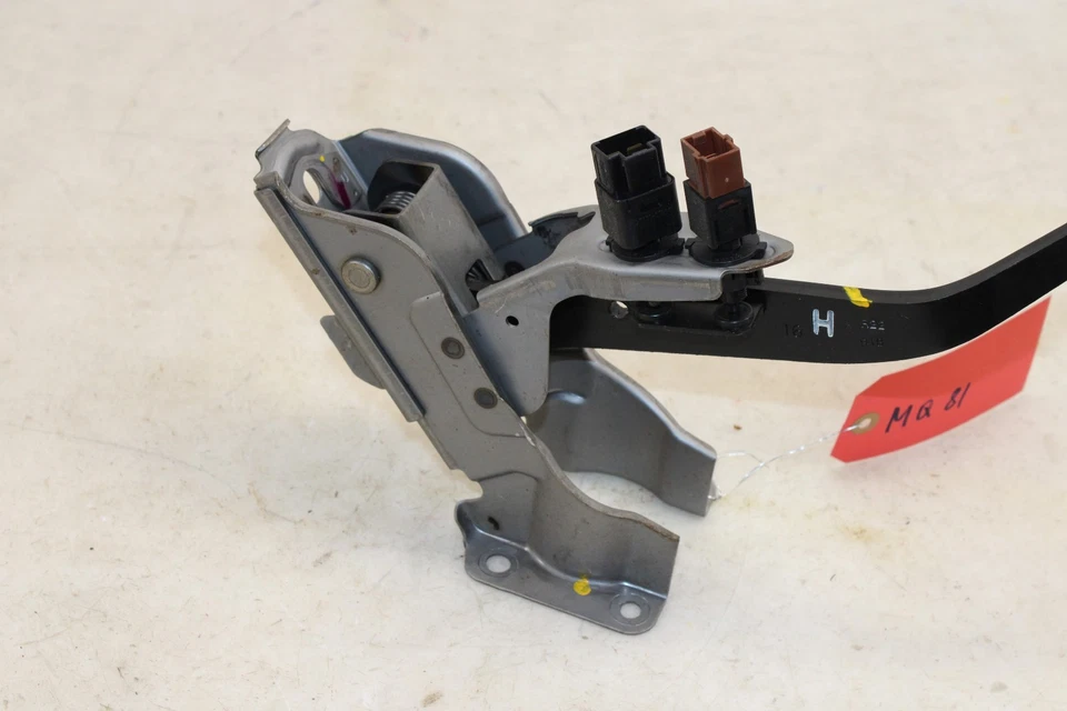 Infiniti G35 2003-2007 cupé M/T pedal de freno OEM MQ81 Foto 4 de 4