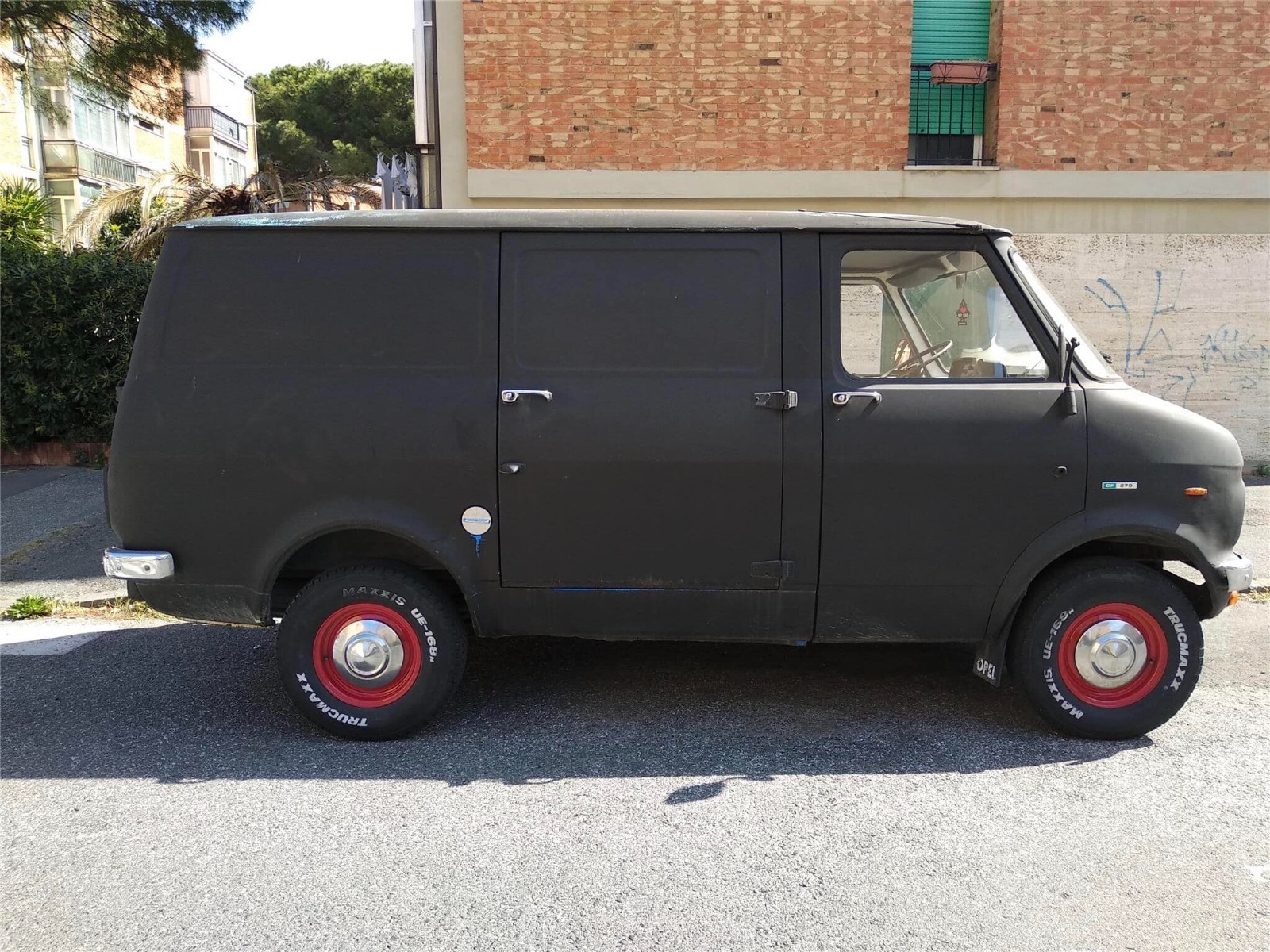 Furgone Bedford Cf