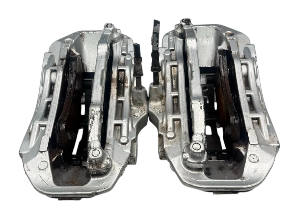 07-12 w212 w204 w218 MERCEDES C63 E63 CLS63 Feont AMG Brembo Pinzas de freno OEM Foto 3 de 4