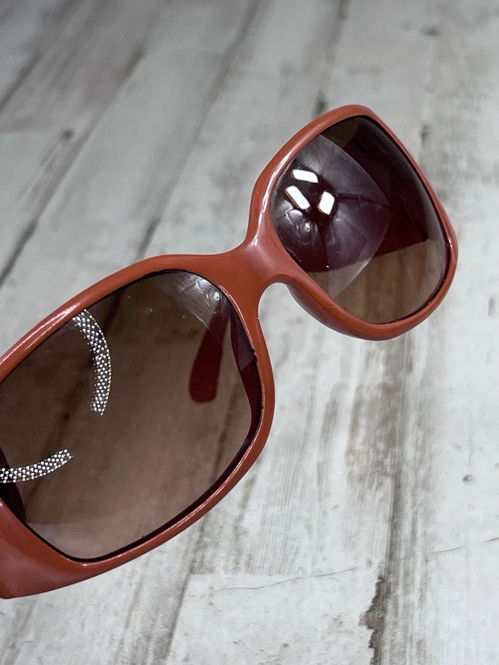 Gafas de sol Escada SES 014 marrón color rojizo Foto 4 de 4