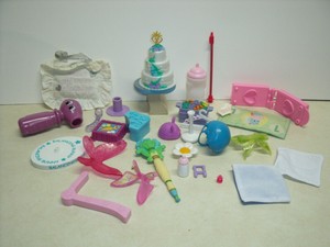 barbie doll house and kitchen