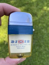 RARE VINTAGE SCRIPTO VU-LIGHTER DIXIE RUBBER & BELTING CO. FLAG JACKSON MISS.
