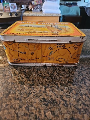 Vintage WILD FRONTIER Lunch Box Spinner Game Go West No Thermos With Spinner - Picture 5 of 16