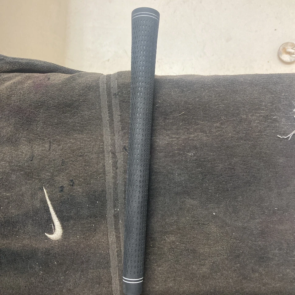 King Cobra S9 4 Iron with Steel Regular shaft left handed. Good shape! - Image 4 of 4