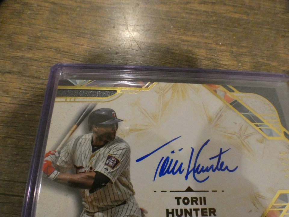 Tarjeta autógrafa 2025 Topps Diamond Icons Torii Hunter 22/25 Minnesota Twins Foto 2 de 4