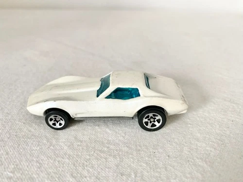 Vintage 1975 Hot Wheels Corvette Stingray White Car