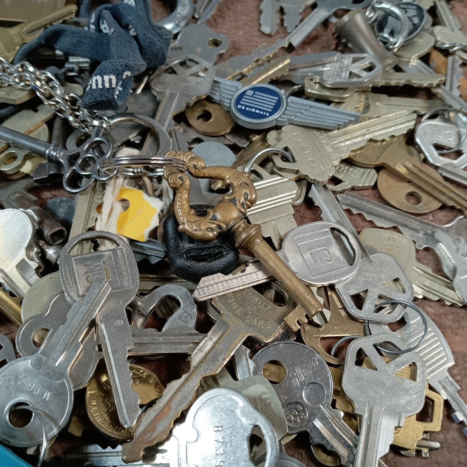Mixed Vintage Key Lot Bulk GM Yale U-Haul Automotive Skeleton Keys ...