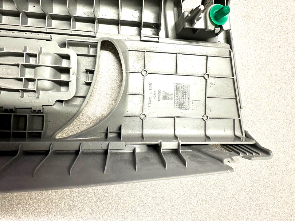 #113 - 2012-2020 CHEVROLET SONIC CENTRE LEFT B PILLAR TRIM PANEL 95910146 Foto 4 de 4