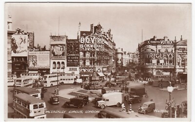 London; Piccadilly Circus, H6050 RP PPC von Valentines, Note Guiness & Bovril Ads