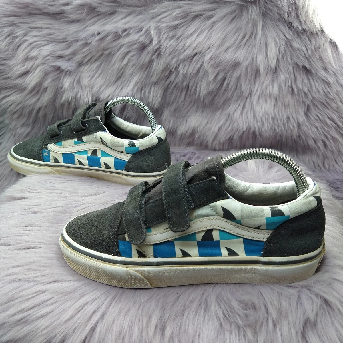 Vans Old Skool V Strap Glow Checkerboard Sharks Kids Junior Size 6 Blue White