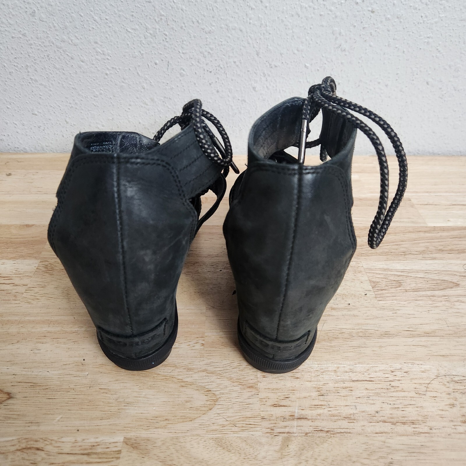 APL Scarpe Sorel donna 8 Joanie Il sandalo stringato pelle zeppa tacco nero