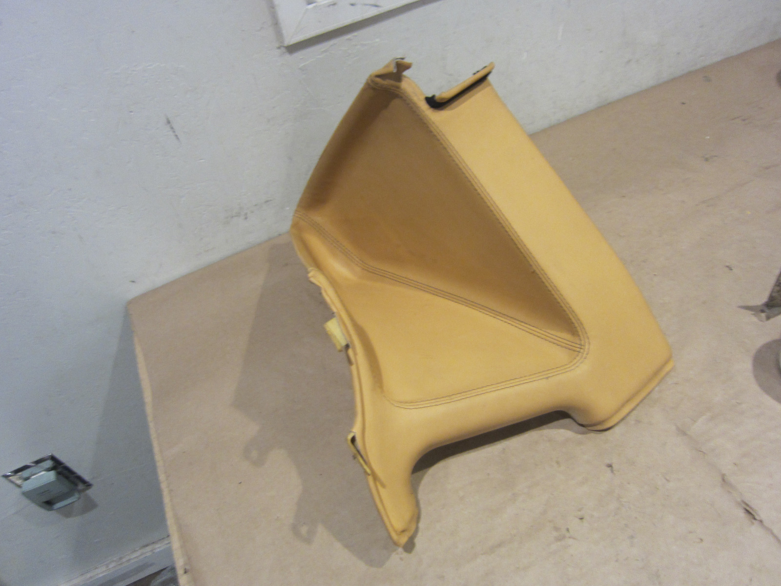 Ferrari 360,430 - LH Side Rear Window Quarter Glass Trim (Beige) - P/N 63581000