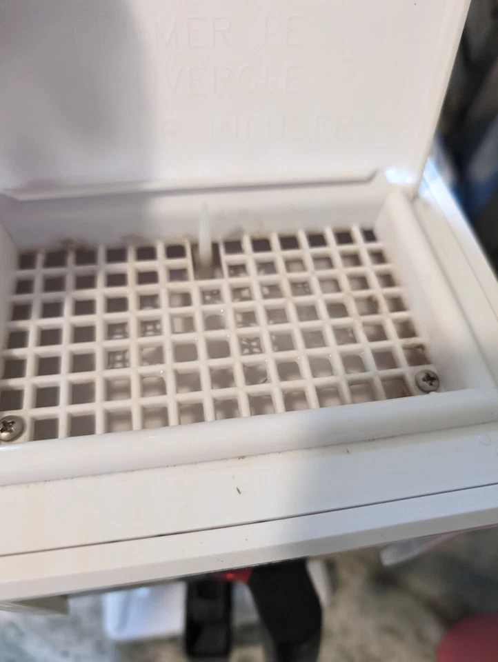 Cafetera y jarra de goteo Bunn GRX-W blanca de 10 tazas Foto 2 de 4