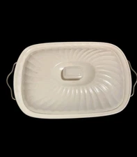 Godinger Rare Vintage 2 Quart Rectangular Covered Porcelain Baker W/Serving rack