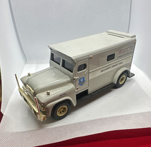Brink's 1959 GMC Armored Truck 1:25 Diecast Coin Bank Gray Brink's Theme