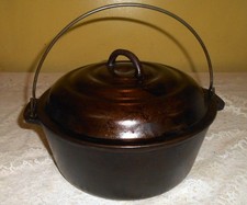 Ozark Crescent Foundry #8 Cast Iron Dutch Ove...