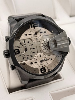 Diesel Quarz Herrenuhr Chrono-Look Mehrere Zeitzonen 10 BAR Lederarmband