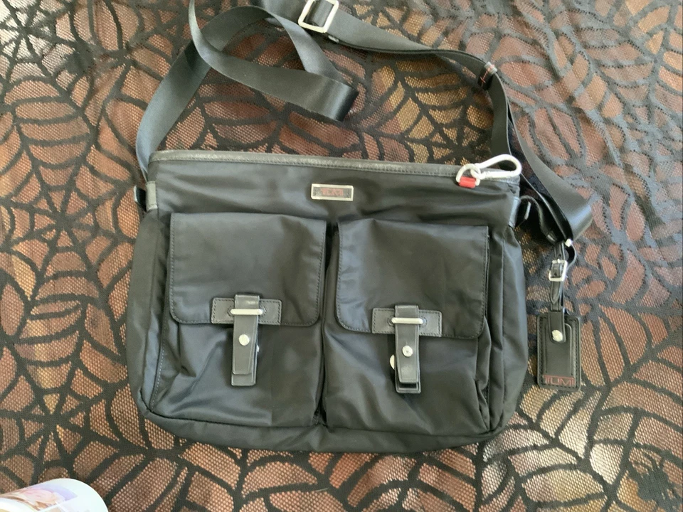 Tumi Sumatra Voyager Black Crossbody Shoulder Travel Bag Purse Nylon - Image 2 of 4